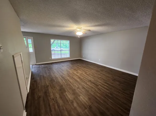 8395 Willow Bend Dr #C, Beaumont, TX 77707