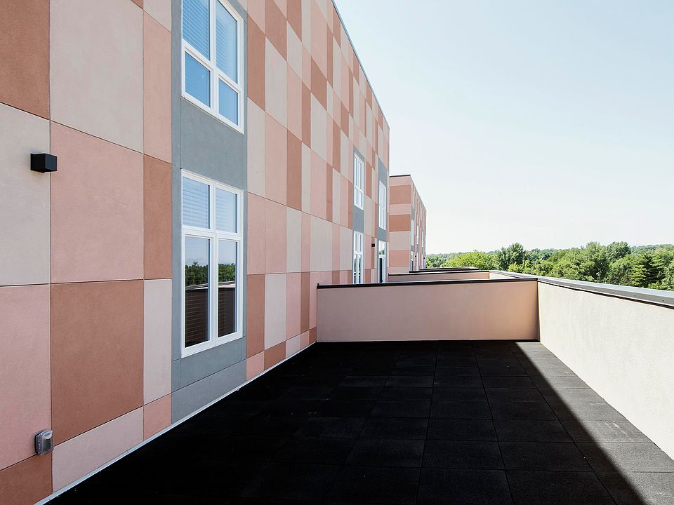 Building Photo 5