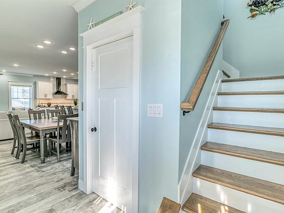 5th image of 220 Northpoint Rd