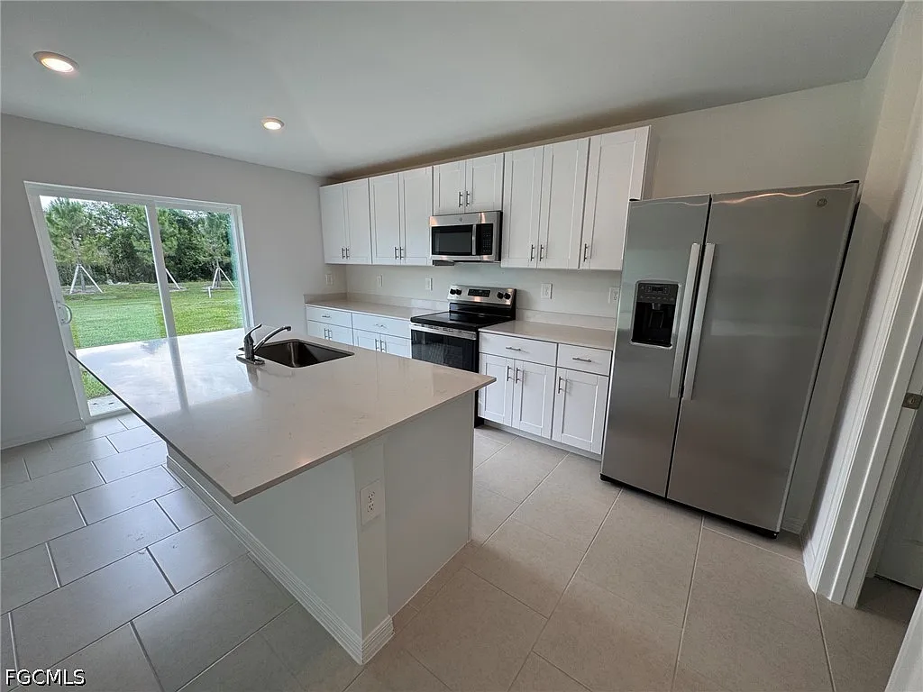 3 bed, 2.0 bath, 1487 sqft, $1,999 — Photo 3