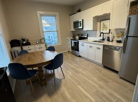 2 Ocean Ave, Marblehead, MA