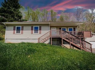 142 Clark Rd, Morgantown, WV 26508