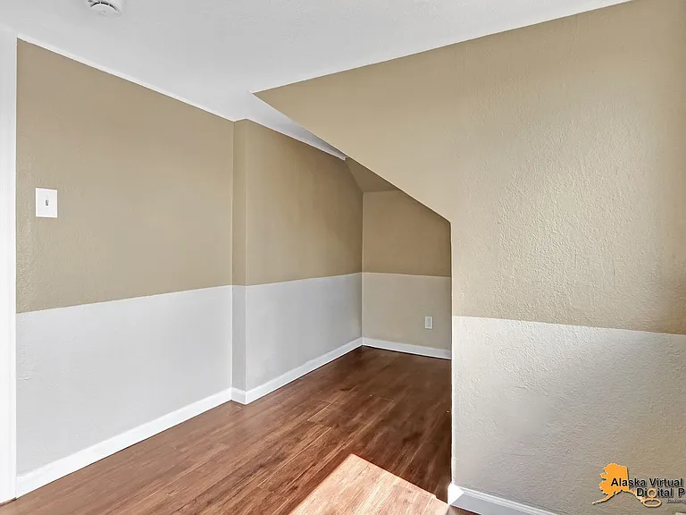 1335 Hyder St — Photo 78