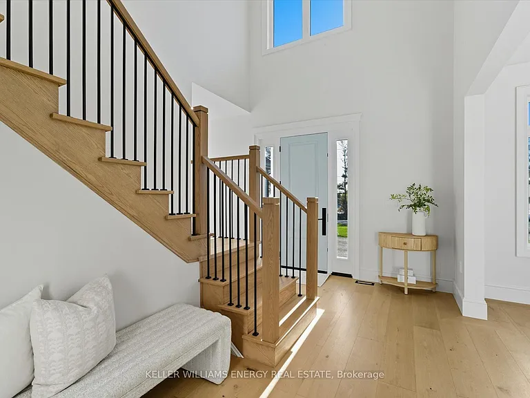631 Mill St S — Photo 4