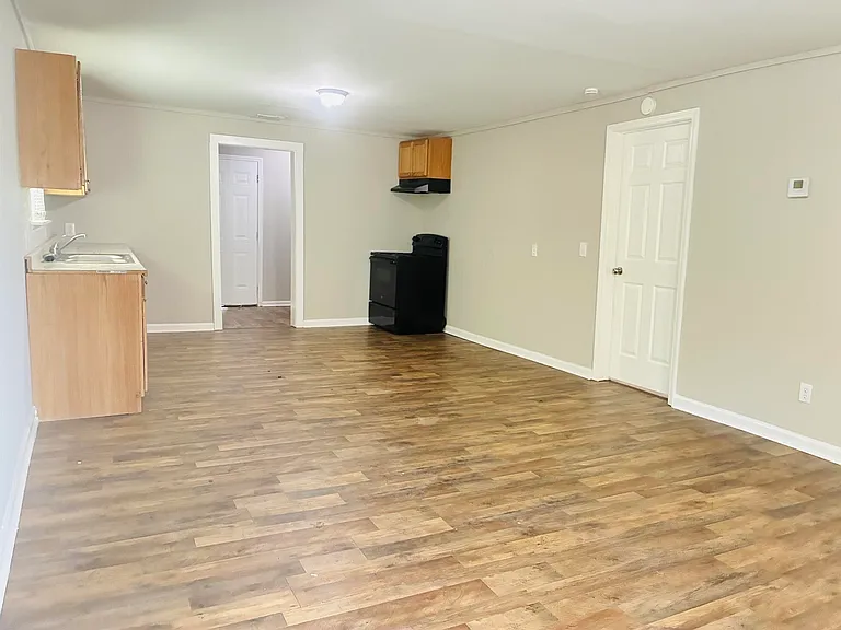 611 Buffalo St — Photo 3