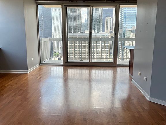 5th image of 545 N Dearborn St APT 3107