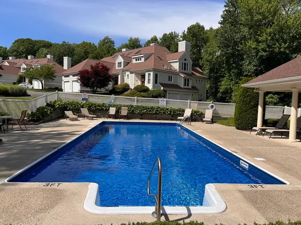 42 Summerfield Gardens #42, Shelton, CT 06484