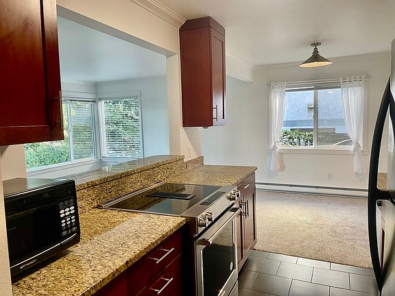 4th image of 11525 Greenwood Ave N APT 202