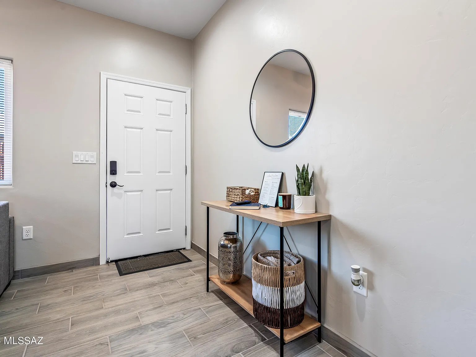 3 bed, 2.0 bath, 1079 sqft, $1,800 — Photo 4