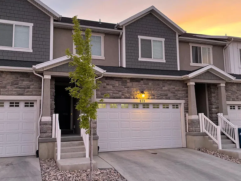 673 N Fall Creek Dr — Photo 1