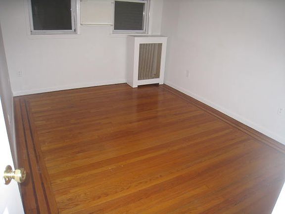 3rd image of 31-48 30th St #3