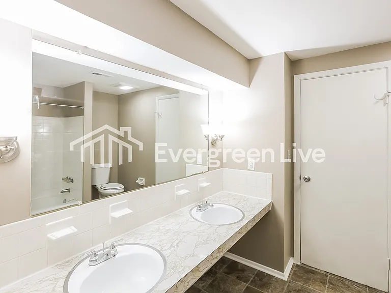 2466 Saturn Dr — Photo 10