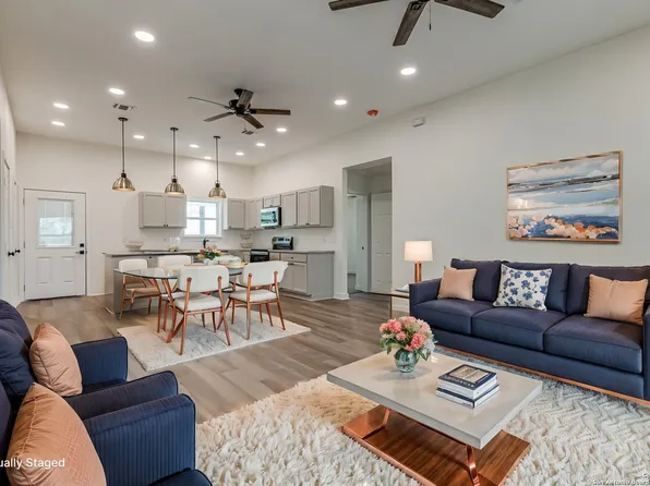 265 Lobo Loop, Dunlay, TX 78861