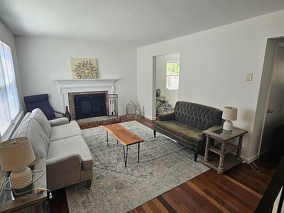 3rd image of 803 Orangedale Ave