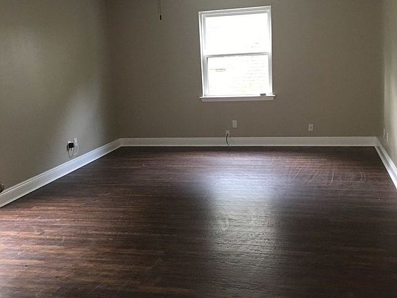 4th image of 2333 Beck St