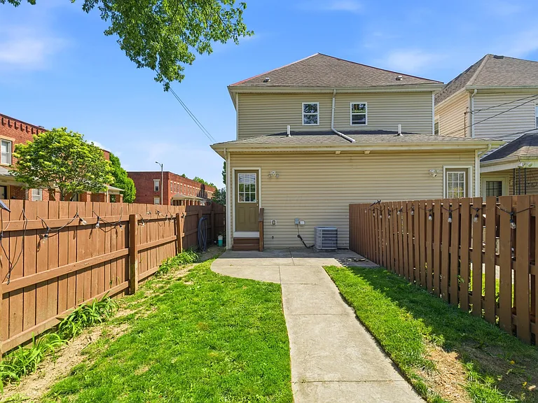 396 E Mithoff St — Photo 34