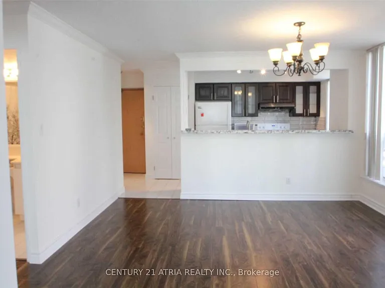 24 Wellesley St W #905 — Photo 7