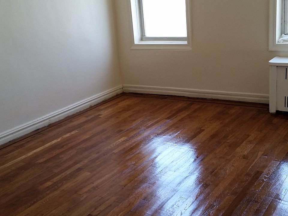 2nd image of 114 Elliot Pl APT 5C