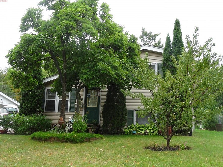 1st image of 319 Delaware St