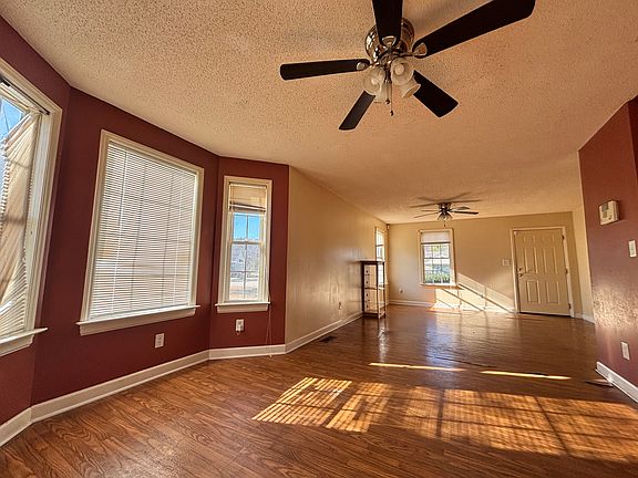 4th image of 2406 Kauffman Ct E