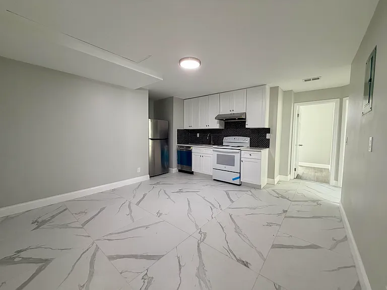 341 Grosvenor Ave #1 & 2 — Photo 7