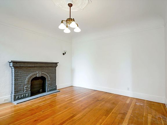 3rd image of 37 Mirabel Ave