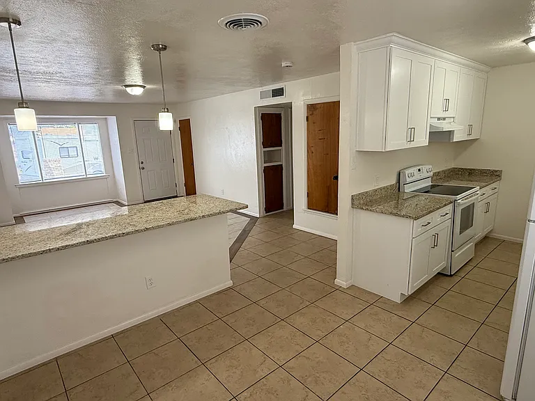 503 S Birch Ave — Photo 4