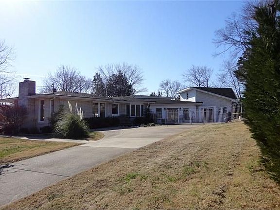 Home for Sale in Hendersonville, Tennessee $336,633