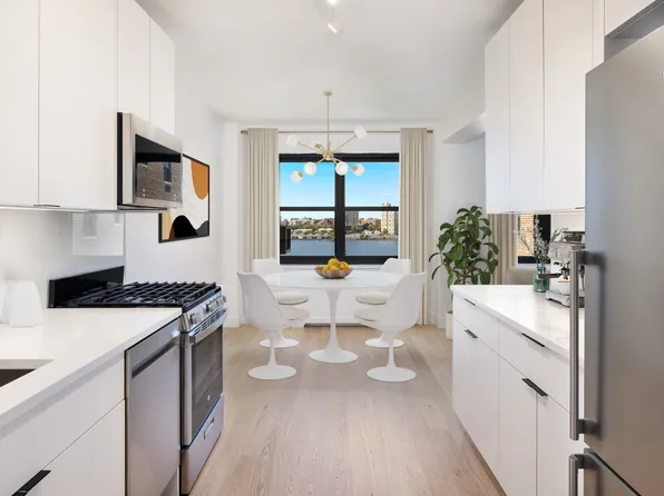 11 Riverside Drive image 6 of 13