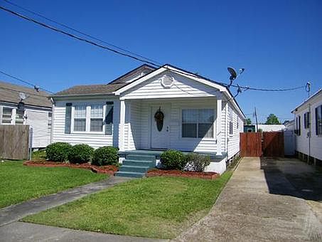2nd image of 1055 Avenue D