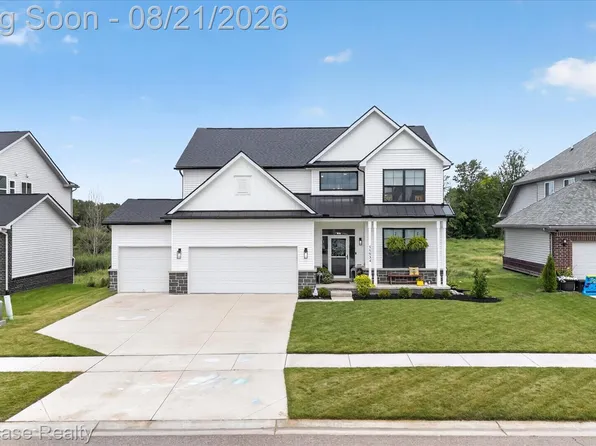 55934 Worlington Ln, South Lyon, MI 48178