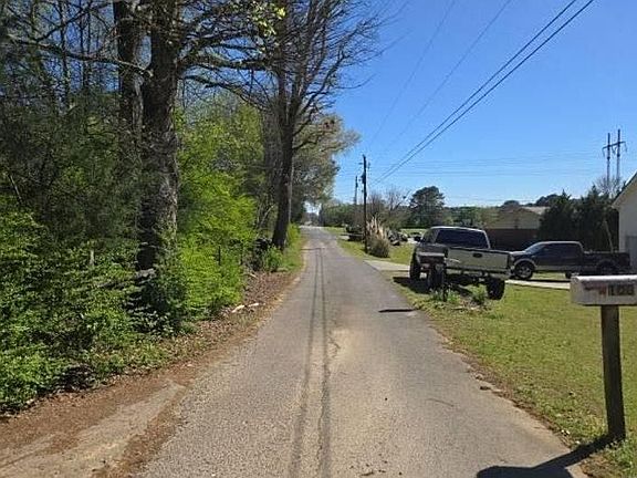 5th image of 100 Sitton Rd N