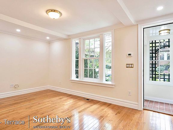 2nd image of 298 Burns St
