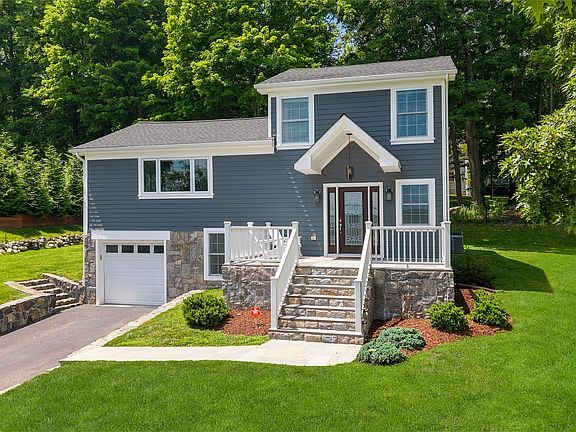 2nd image of 2053 Allan Avenue