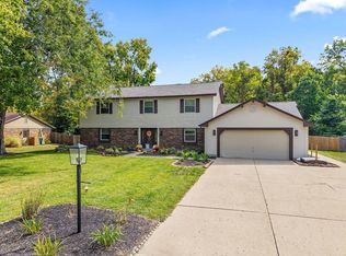 9038 Woodstream Ln, Dayton, OH 45458