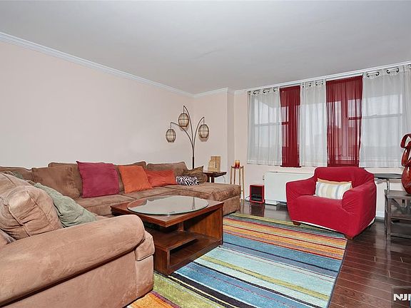 5th image of 6040 Boulevard E