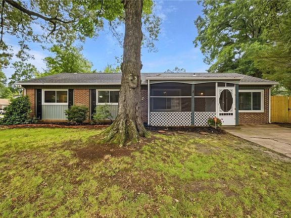 3rd image of 4637 Magnolia Dr