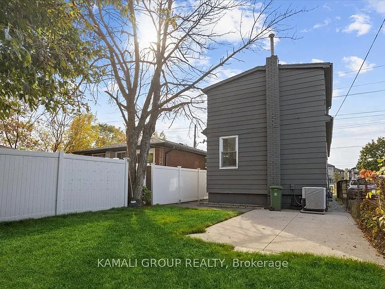 2027 Brampton St #BASEMENT — Photo 10