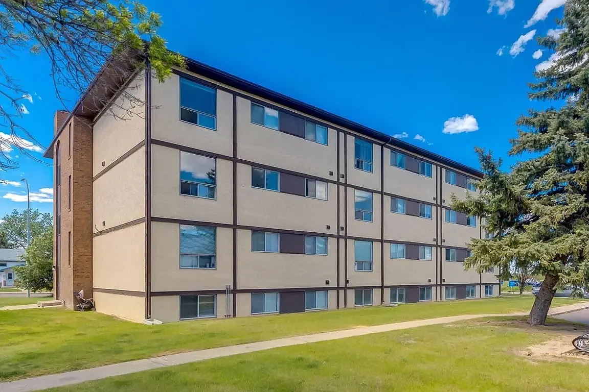 South Park Apartments — Photo 1