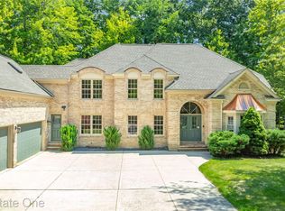 3876 Elder Rd S, West Bloomfield, MI 48324