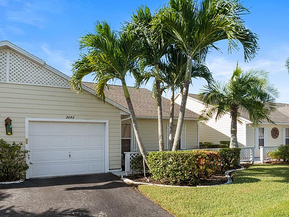 4th image of 2646 SE Tropical East Cir