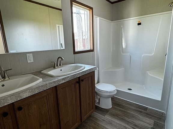 4th image of 700 E 6th St Lot 43