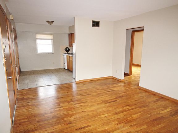 2nd image of 2000 Elmwood Ave APT D