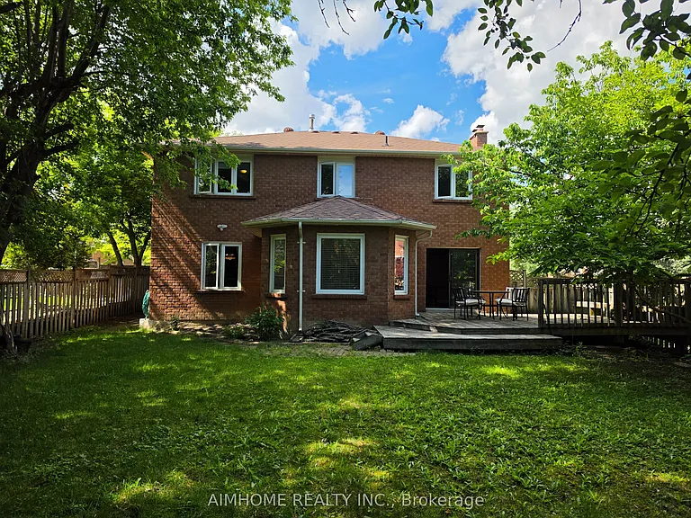 49 Holbrook Ct — Photo 31