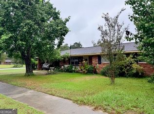 307 S River St, Claxton, GA 30417