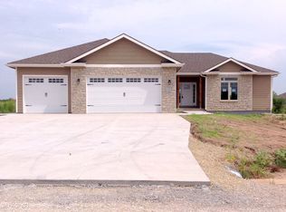 4175 Grantham Dr, Saint George, KS 66535