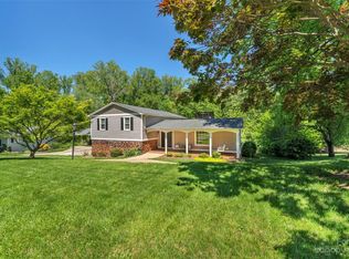 720 8th Street Dr NW, Hickory, NC 28601