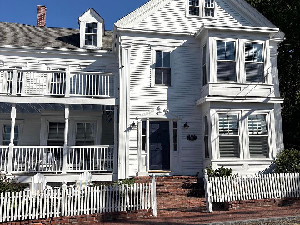 1st image of 452 Commercial Street UNIT 3