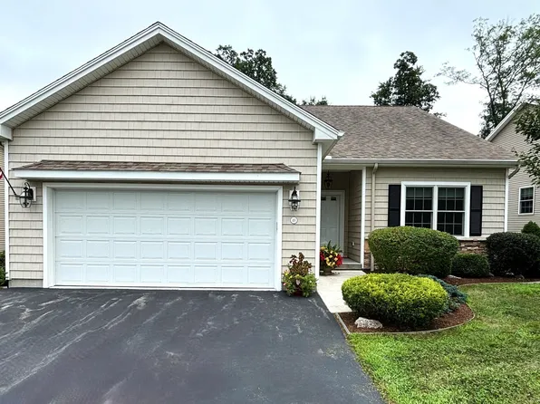 49 Center Court #49, Colchester, CT 06415