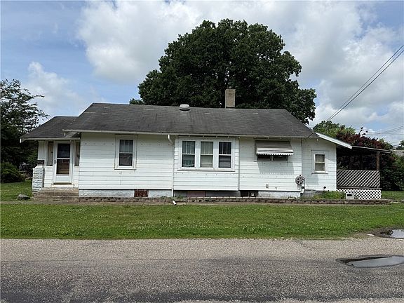 3rd image of 1233 Marion St